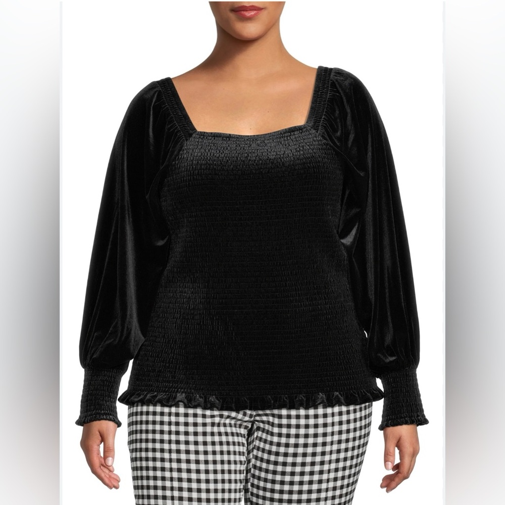 $8❤️Bundled Terra & Sky Black Velvet Top